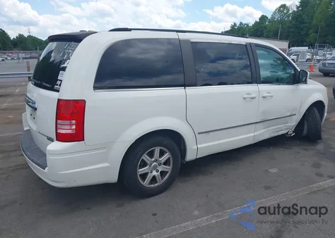 2010 Chrysler Town & Country Touring из США, поврежденный, VIN 2A4RR5D19AR266065